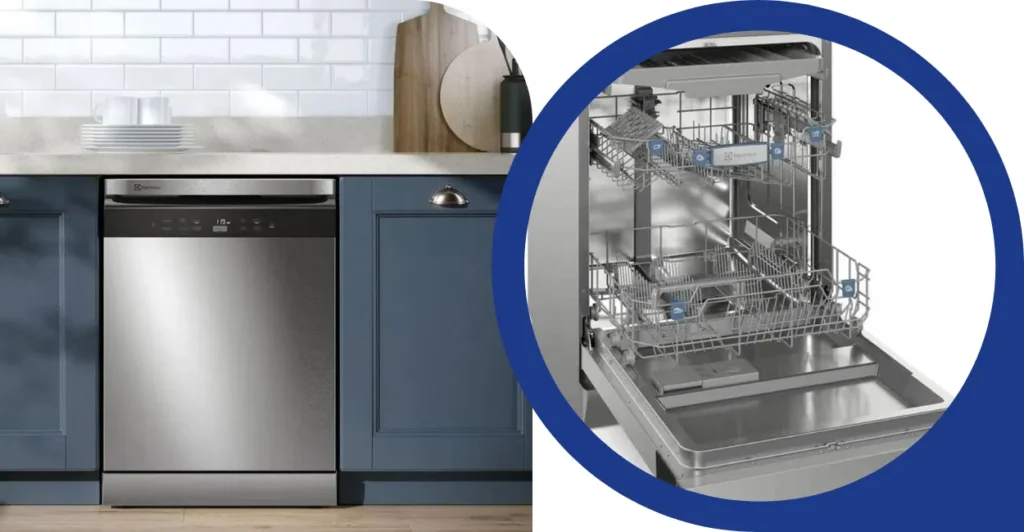Lava-Louças Electrolux 14 Serviços Inox LL14X com interior vazio e cestos ajustáveis